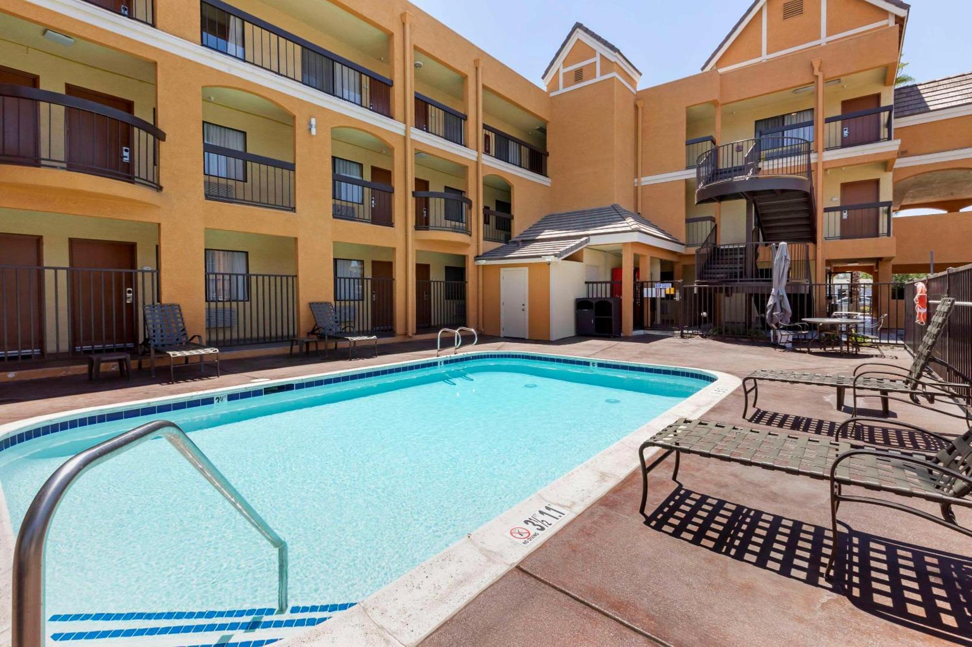 Quality & Seal Hotel 2*